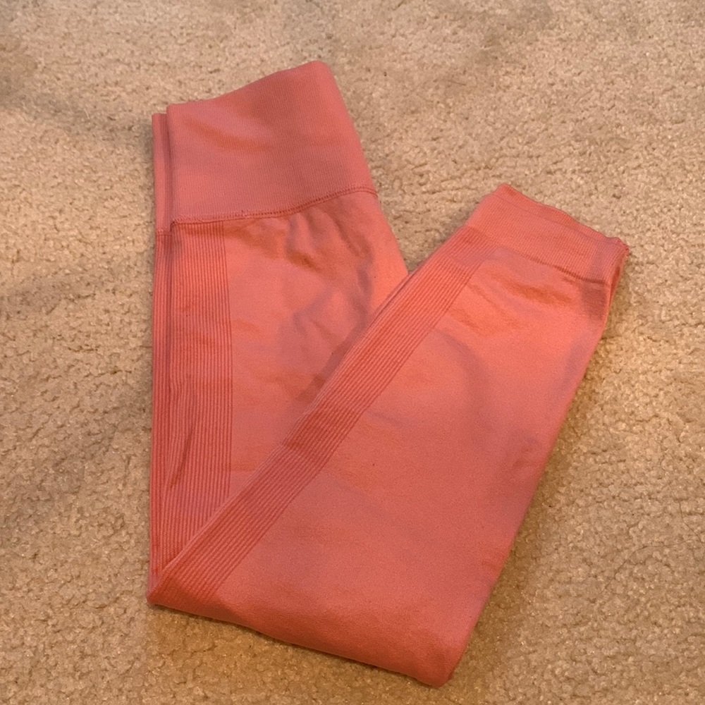 High waisted pink leggings